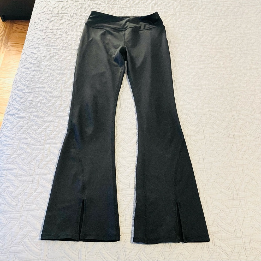 Zella Girls Black Flared Yoga Pants Leggings size L (10/12)